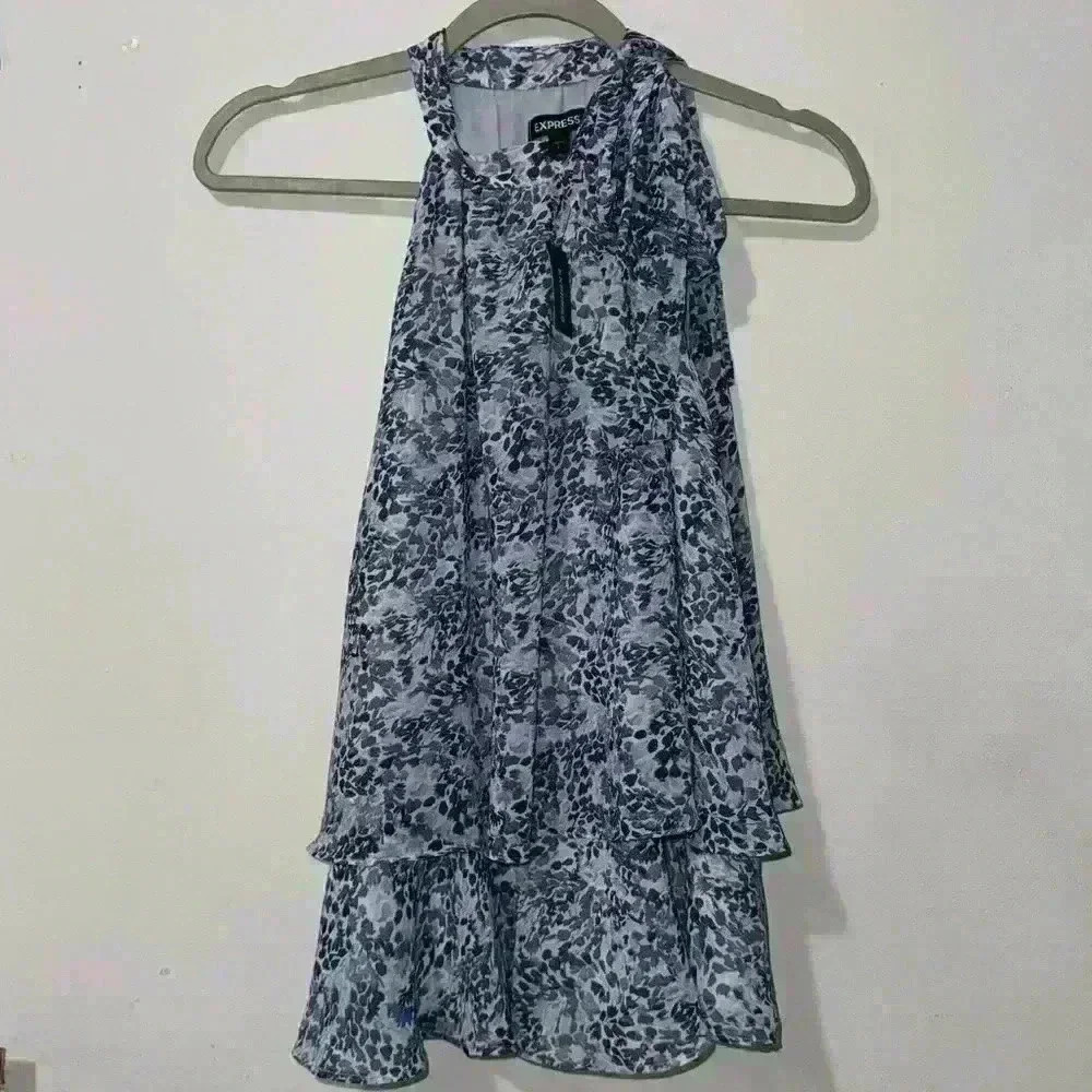 EXPRESS DESIGN STUDIO Two-Tiered halter tie neck Large